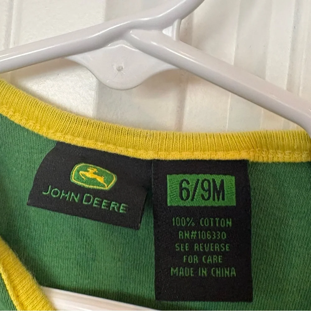 John Deere Green Dirt Makes Me Cuter Bodysuit Size 6-9‎ Months